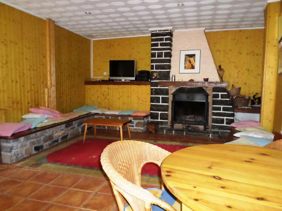 Albergue El Ultimo Bucardo Linás de Broto Esterno foto