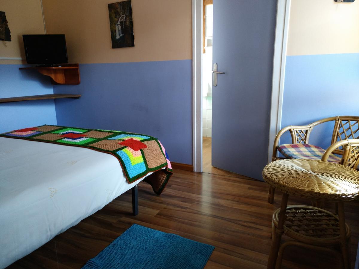 Albergue El Ultimo Bucardo Linás de Broto Esterno foto