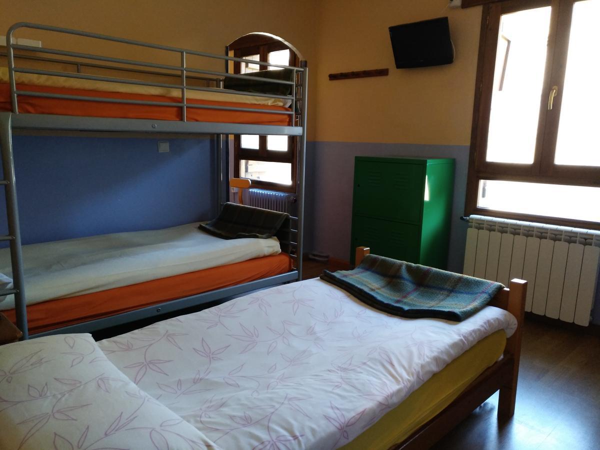 Albergue El Ultimo Bucardo Linás de Broto Esterno foto