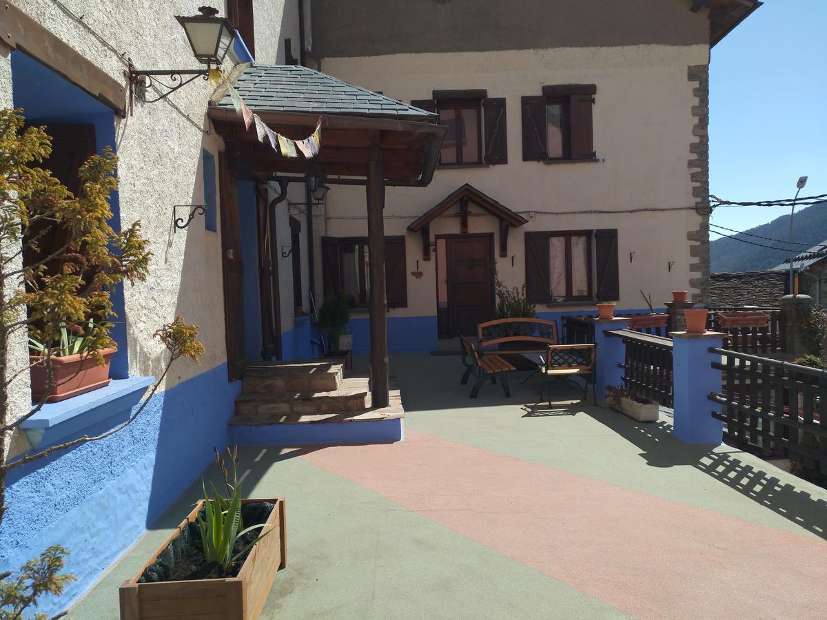 Albergue El Ultimo Bucardo Linás de Broto Esterno foto